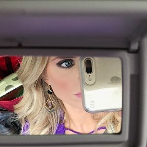 Meet your Posher, Cara